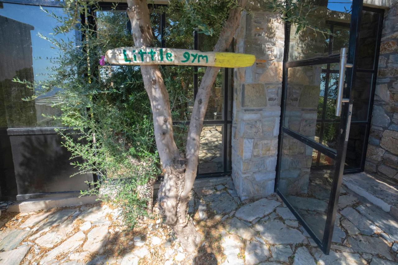 Pyrgos Traditional Village Ágios Kírykos Екстериор снимка