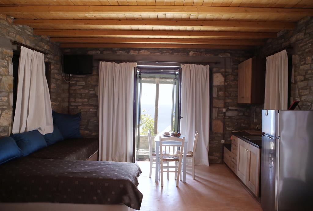 Pyrgos Traditional Village Ágios Kírykos Екстериор снимка