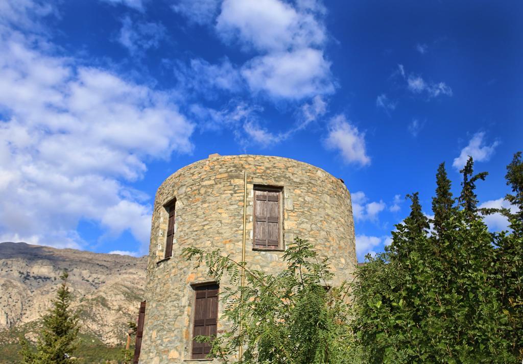 Pyrgos Traditional Village Ágios Kírykos Екстериор снимка